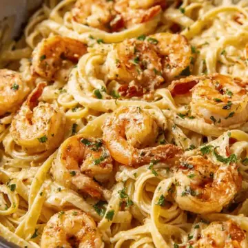 Creamy Garlic Shrimp Pasta