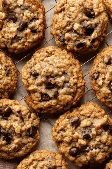 Chewy Oatmeal Chocolate Chip Cookies