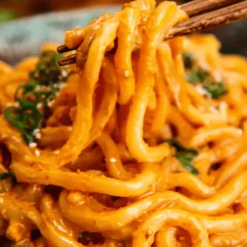 Creamy Gochujang Udon Noodles
