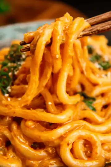 Creamy Gochujang Udon Noodles