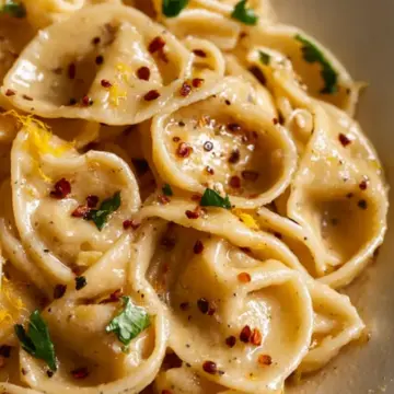 Creamy roast garlic and lemon pasta sauce