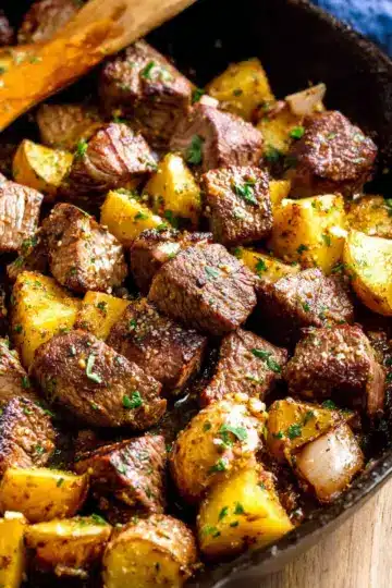 Garlic Butter Steak Bites and Potatoes Recipe