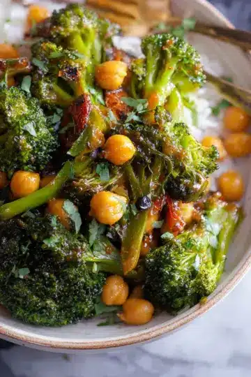 Garlic Broccoli Stir Fry With Chickpeas