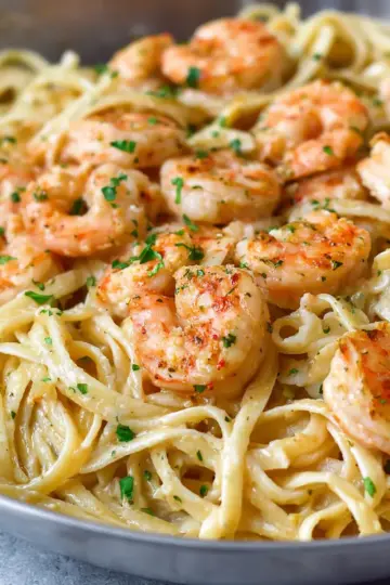 Creamy Garlic Shrimp Pasta